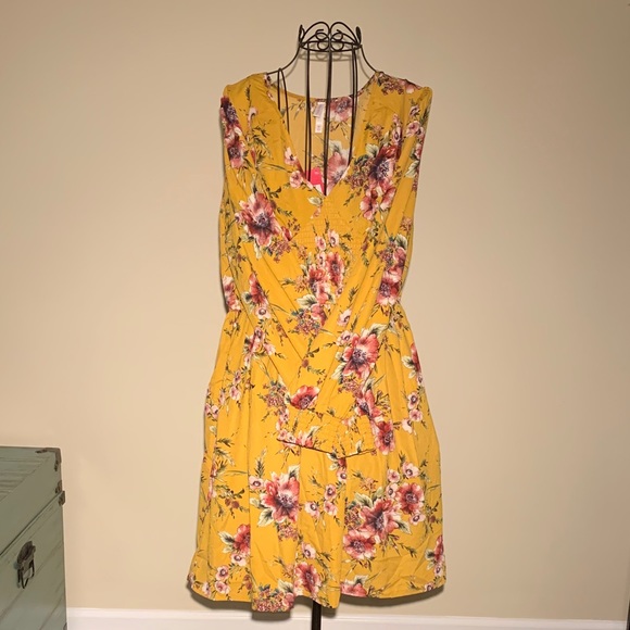 Floral Print V-Neck Smocked Waist Dress Medium - Picture 8 of 12
